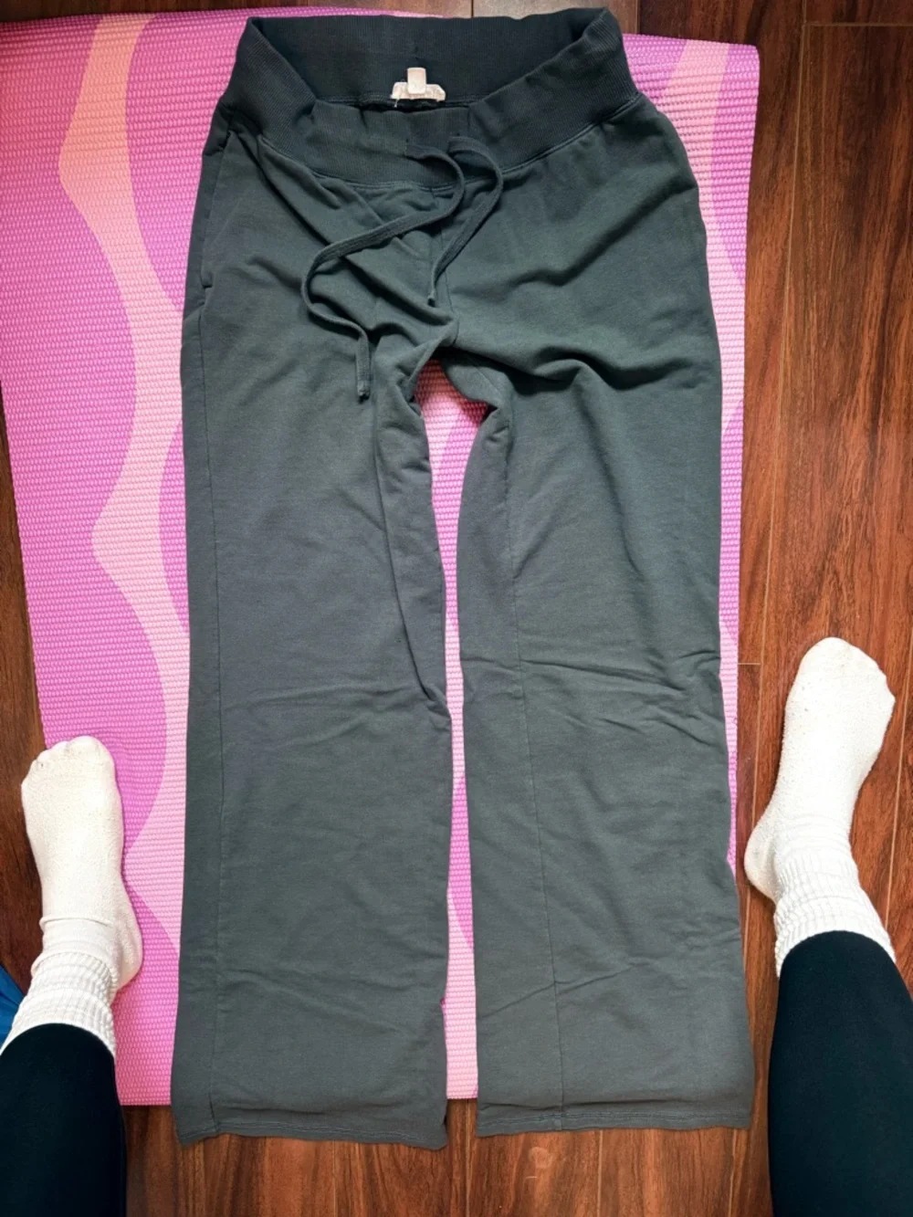 Viral bbl garage pants - Picture 6 of 7